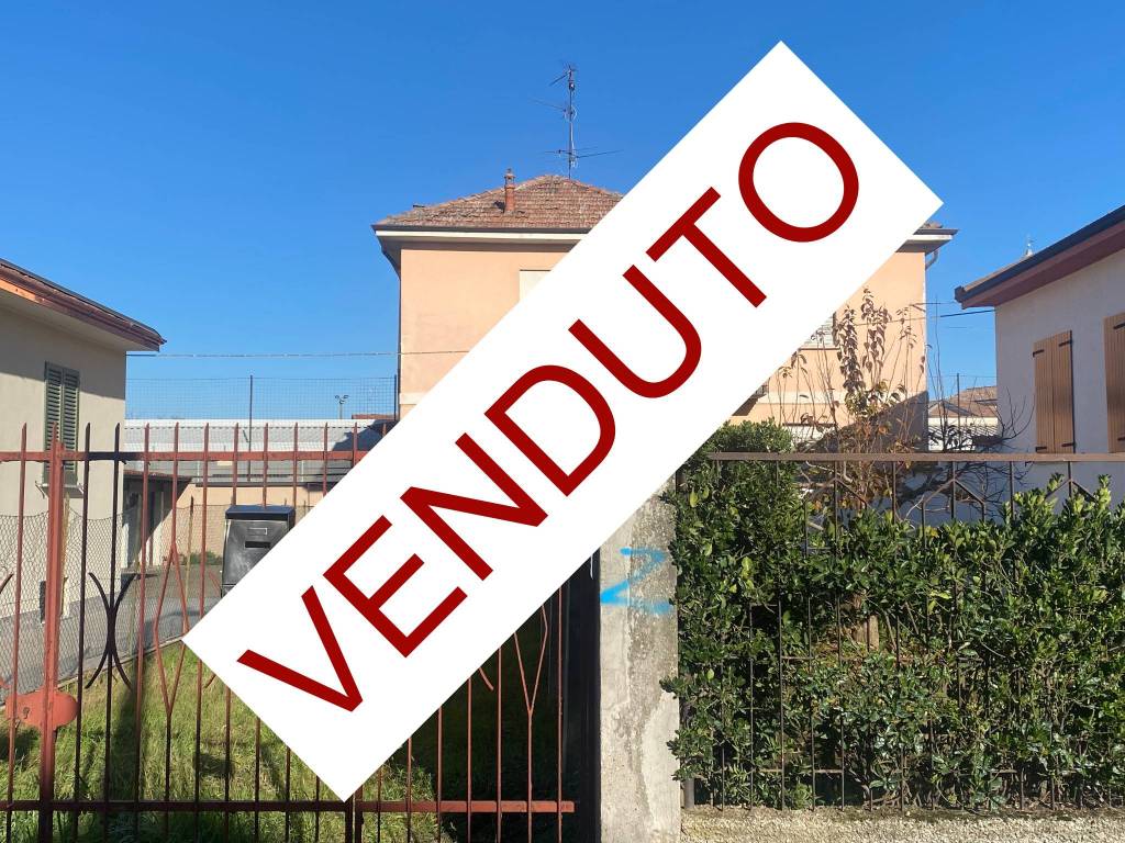 Villa in vendita a Castiglione d'Adda via delle Rose, 16