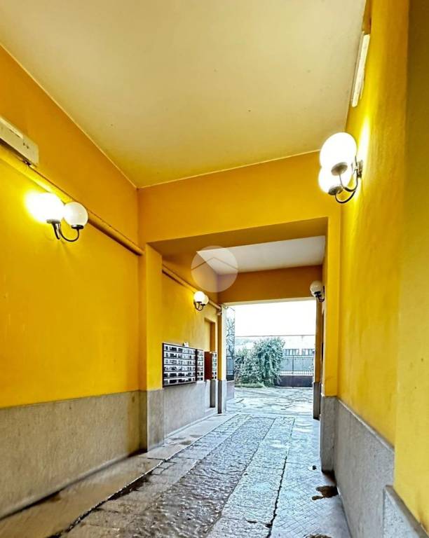 Appartamento in vendita a Milano via Novara, 383