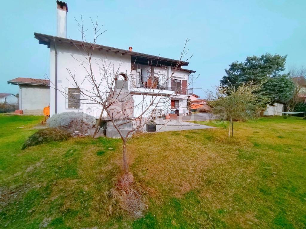Villa Bifamiliare in vendita a Ispra