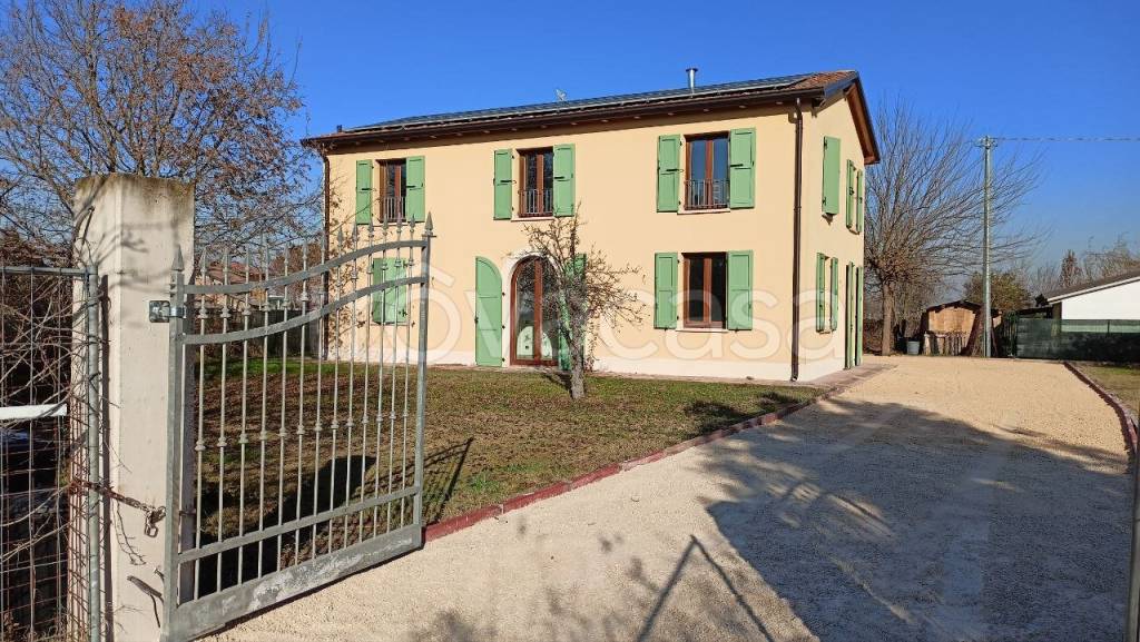 Villa in vendita a San Felice sul Panaro via Galeazza, 2836