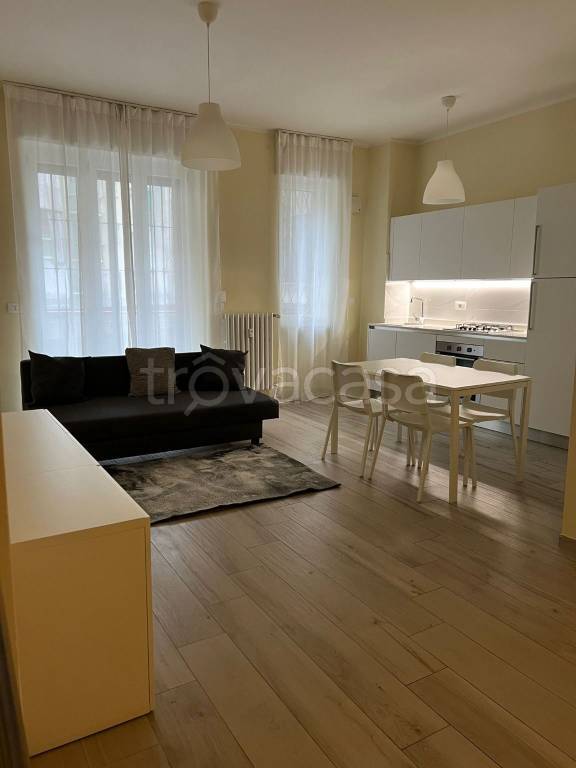 Appartamento in affitto a Torino via Barletta, 116