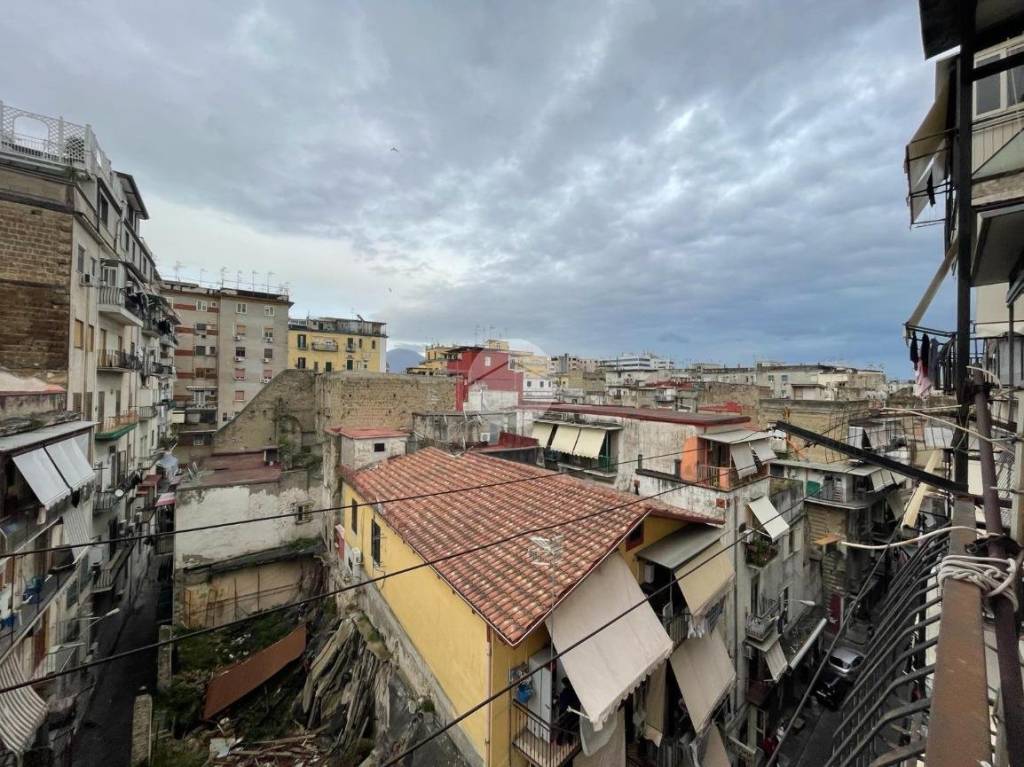 Appartamento in vendita a Napoli via Piazza Larga Al Mercato, 4