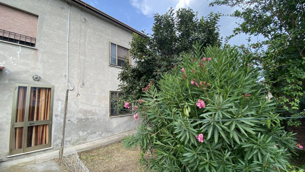 Villa Bifamiliare in vendita a Ficarolo via Vallicella