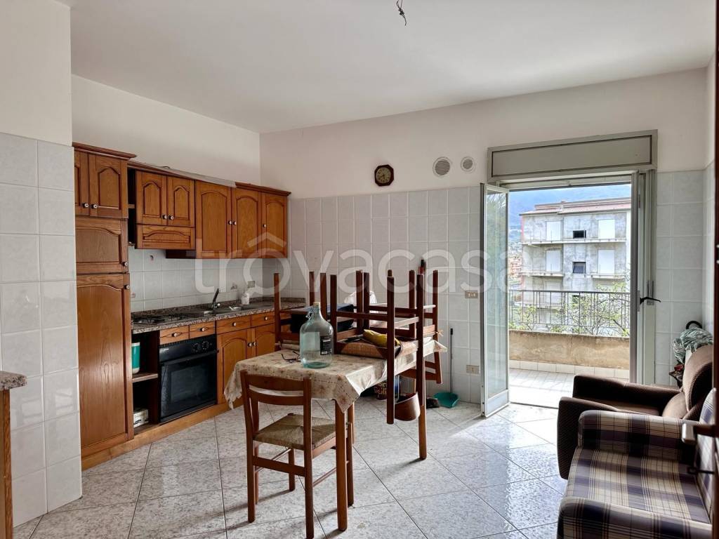 Appartamento in vendita a Barcellona Pozzo di Gotto via Barcellona Castroreale, 150