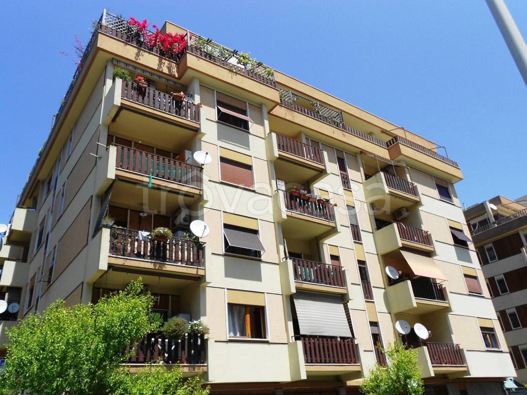 Appartamento in vendita a Roma via Costanzo Casana