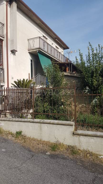 Appartamento in vendita a Fara in Sabina via Pietro Micca