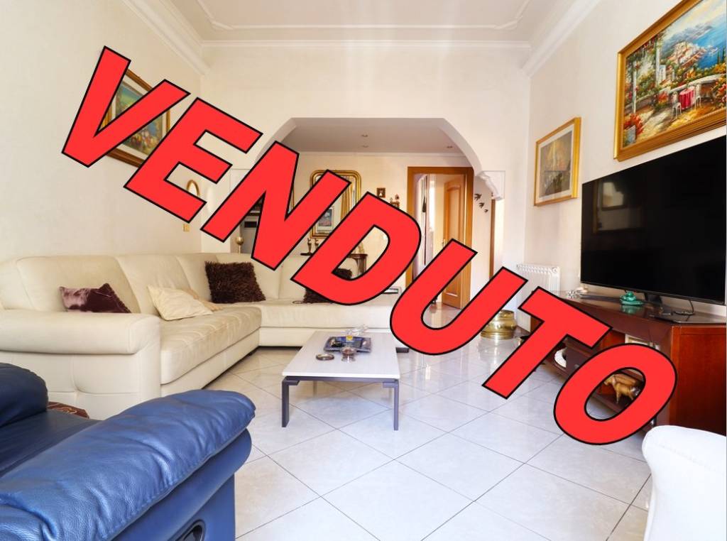 Appartamento in vendita a Roma via enna, 27