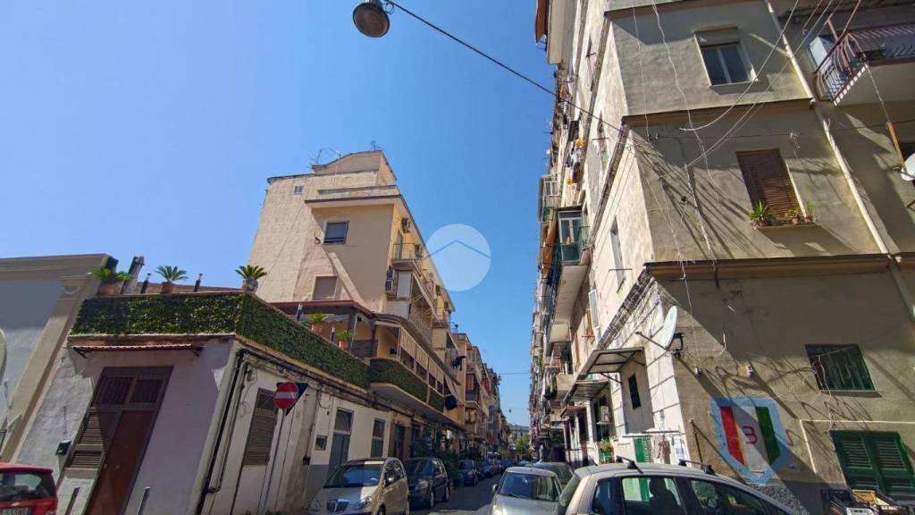 Appartamento in vendita a Napoli via Padre Rocco, 41