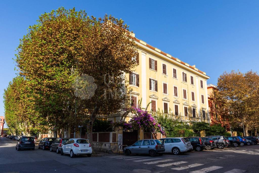 Appartamento in vendita a Roma viale della Pineta di Ostia, 3