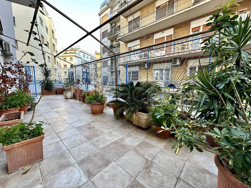 Appartamento in vendita a Roma via Lorenzo il Magnifico, 148