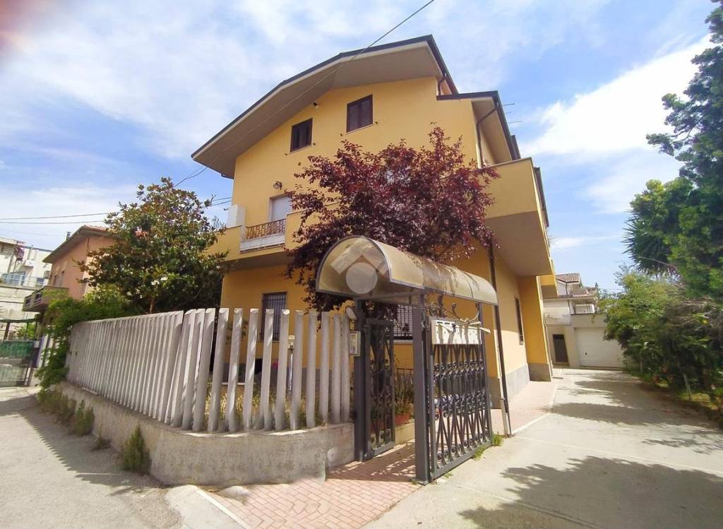 Appartamento in vendita a Pescara via Tirino