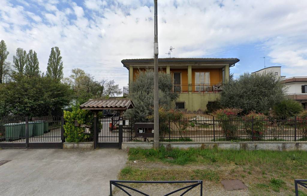Villa Bifamiliare in in vendita da privato a Giussago via Giuseppe Di Vittorio, 11
