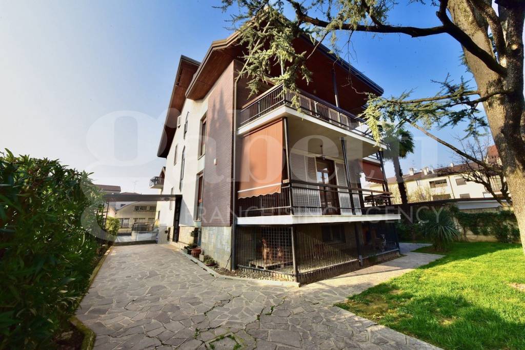 Villa Bifamiliare in vendita a Monza via san rocco, 66