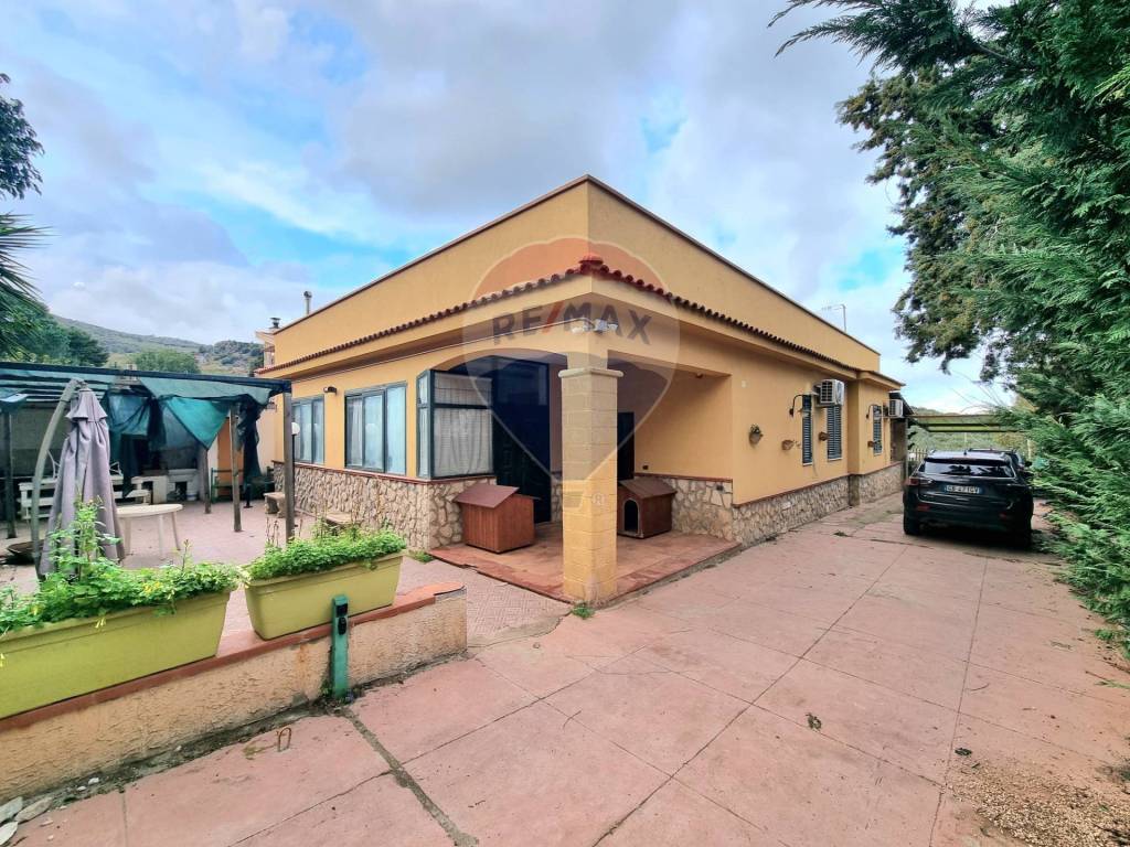 Villa in vendita a Bagheria contrada Porcara, 10/l