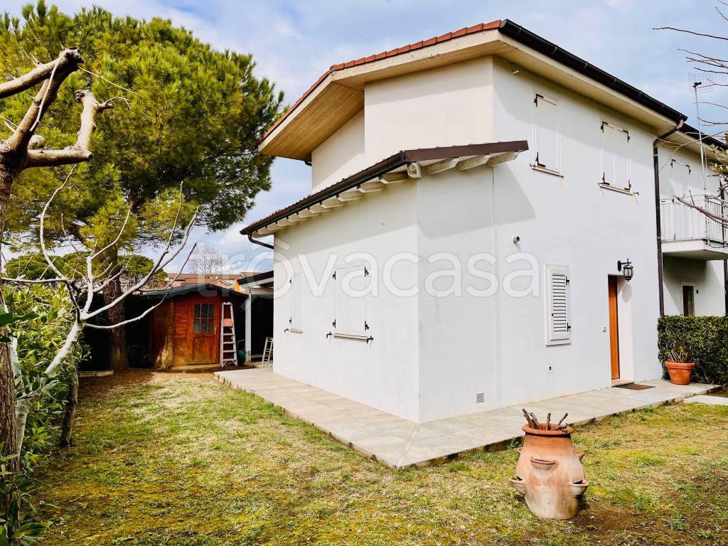 Casa Indipendente in vendita a Montemarciano via Mare Tirreno, 2