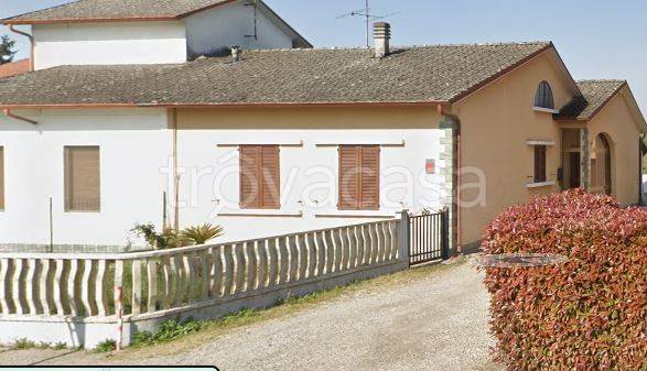Villa in vendita a Sannazzaro de' Burgondi via Voghera