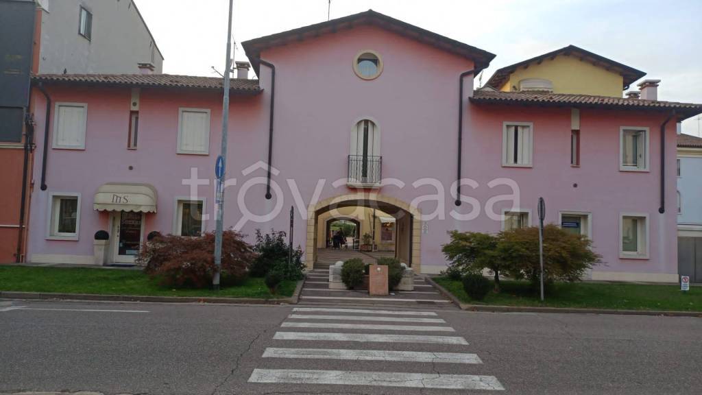 Centro Estetico/Solarium/Benessere in in vendita da privato ad Arzignano via Crocetta