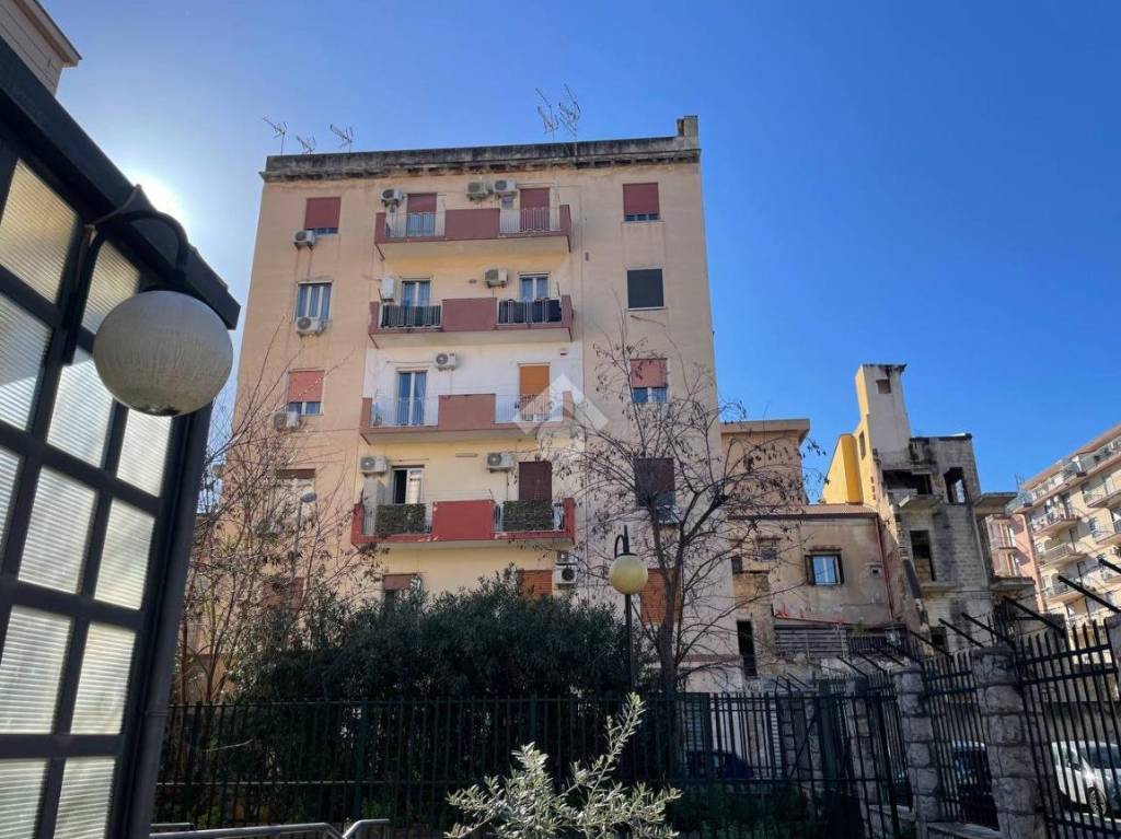 Appartamento in vendita a Palermo via Imera, 38