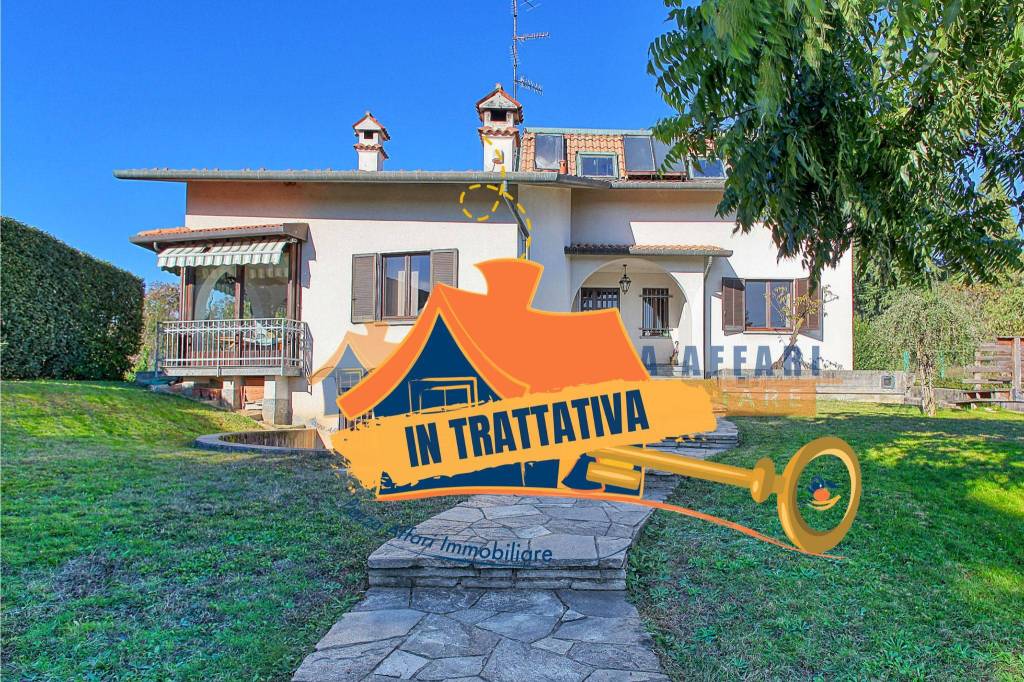 Villa in vendita ad Albizzate via Aldo Moro