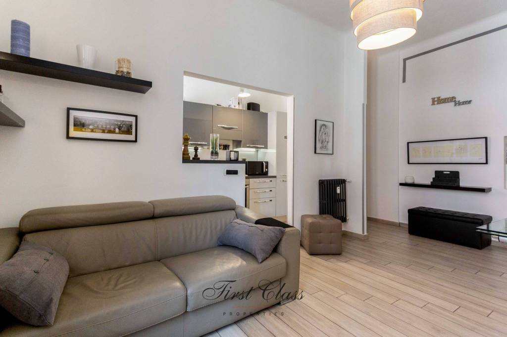 Appartamento in affitto a Milano via Sirte, 11