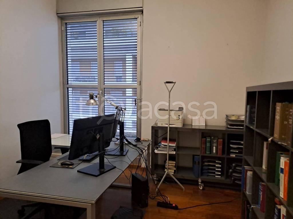 Ufficio in in affitto da privato a Milano corso di Porta Vigentina, 35