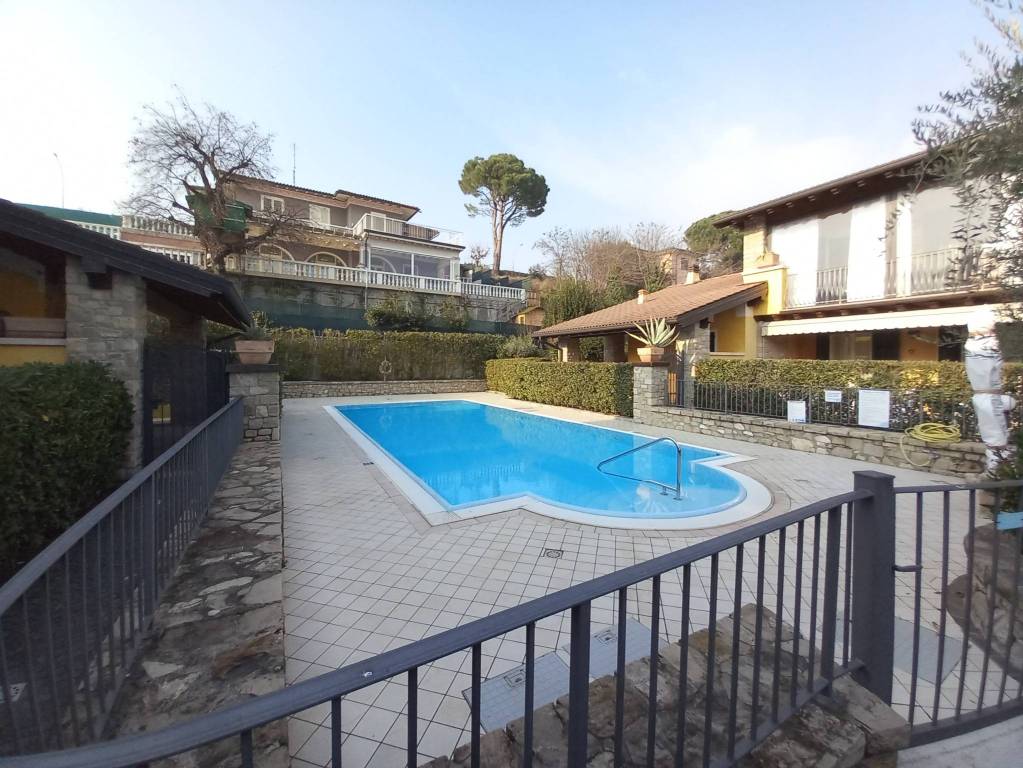 Appartamento in vendita a Moniga del Garda via Sandro Pertini, 40
