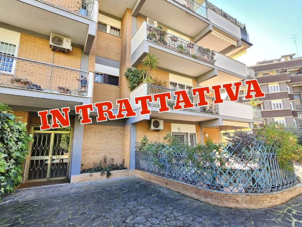 Appartamento in vendita a Roma via Gran Sasso