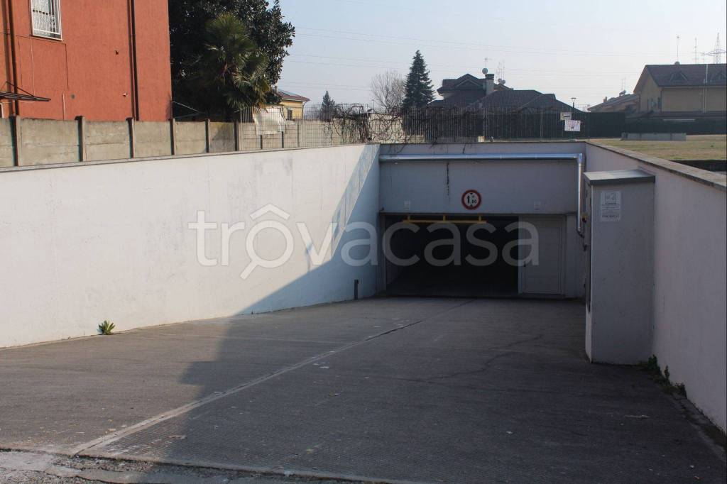 Garage in vendita a Brugherio via Volturno, 79