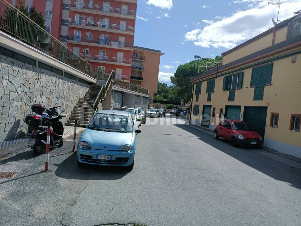 Garage in vendita ad Arenzano via Cesare Festa