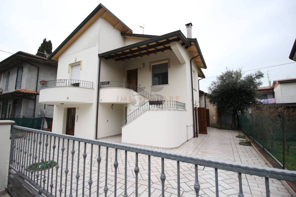 Villa in vendita a Gambettola corso Giuseppe Mazzini, 55