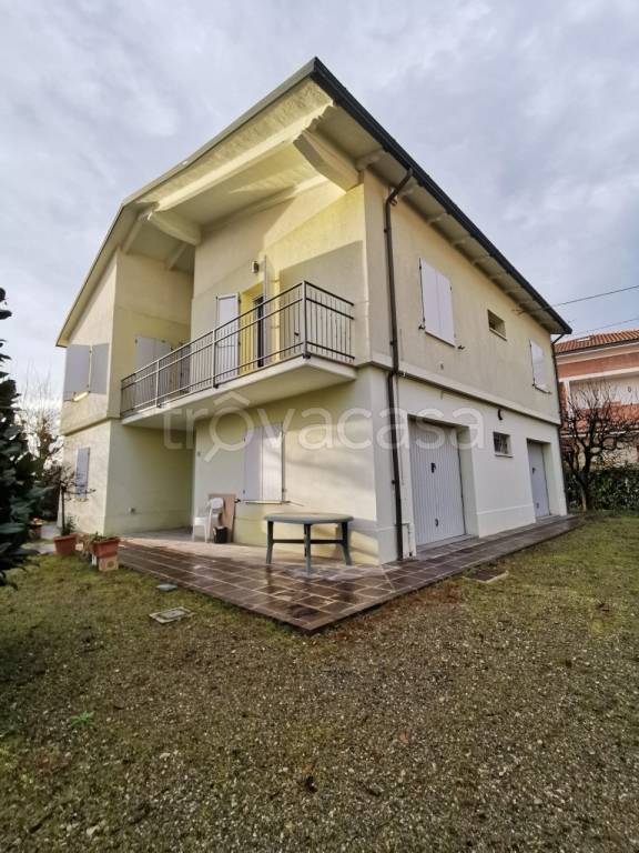 Villa Bifamiliare in vendita a Castelnuovo Rangone via Achille Ferrari, 1D