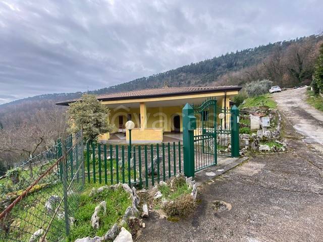 Villa in vendita ad Alatri via del Cosciano, 11