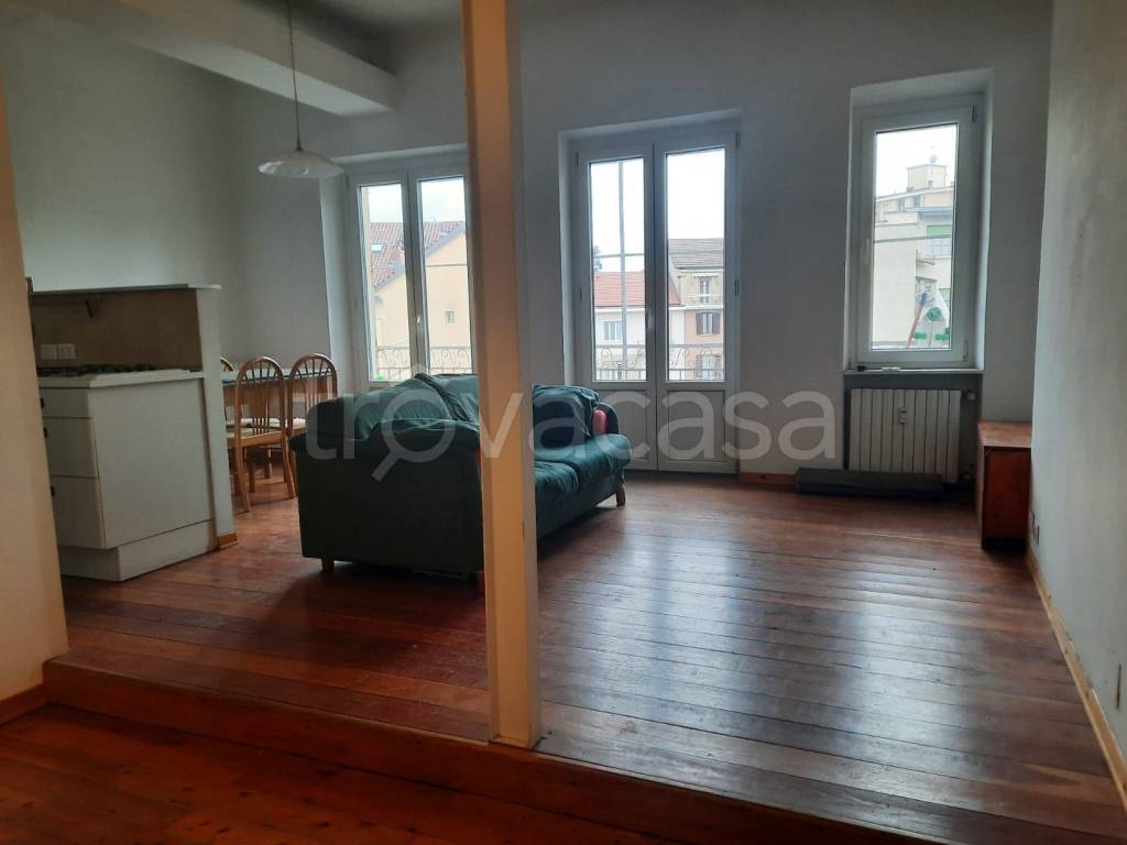 Appartamento in vendita a Torino via Monginevro, 25