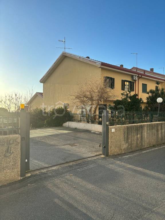 Villa a Schiera in in vendita da privato a Paola via Riace