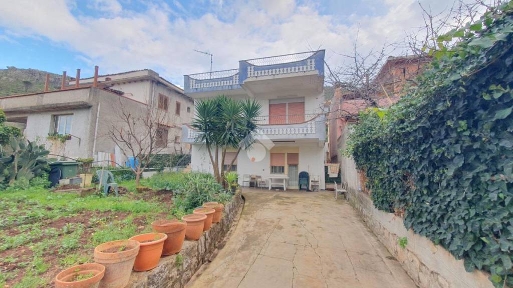 Villa Bifamiliare in vendita a Monreale via s. m. 22, 101