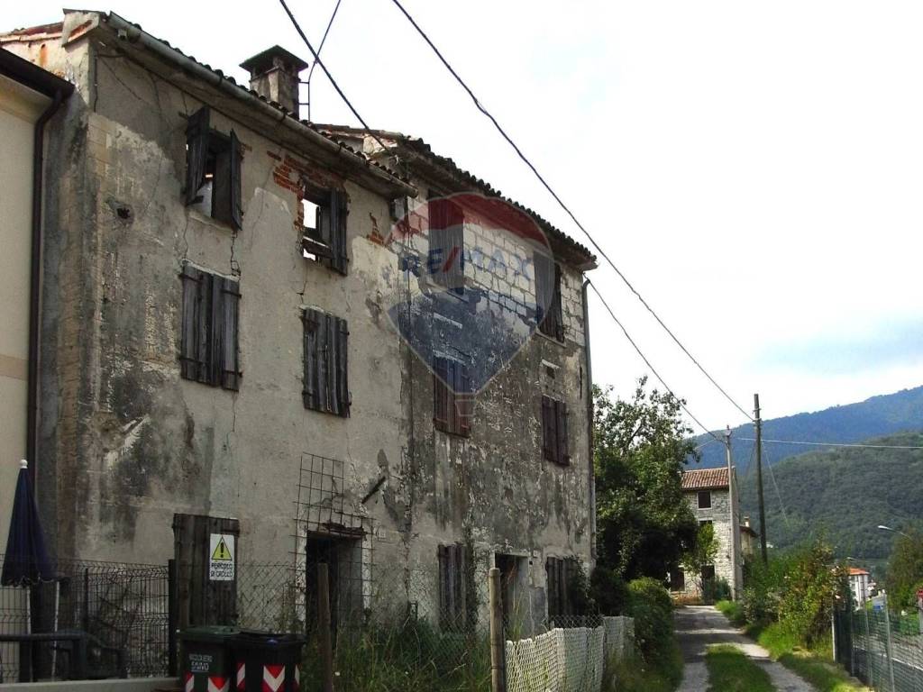 Rustico in vendita a Valdobbiadene via Erizzo, 50 e 52