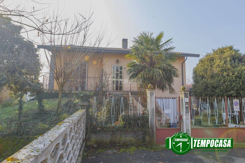 Villa in vendita a Binasco via Torricelli