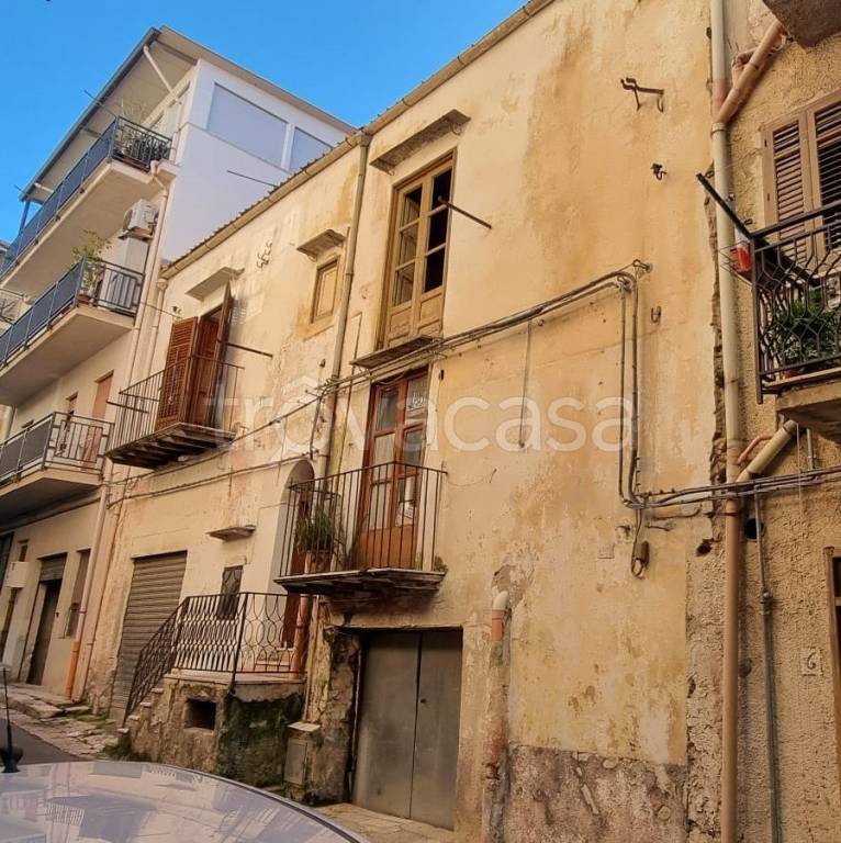 Casa Indipendente in vendita a Montelepre via Trento, 8