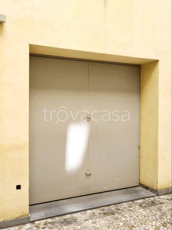 Garage in affitto a Modena via Nazario Sauro, 15