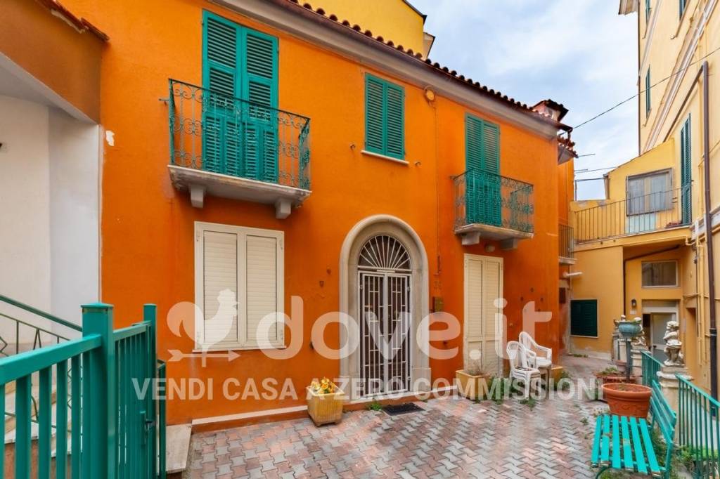 Casa Indipendente in vendita a Chieti via Lucio Camarra, 38
