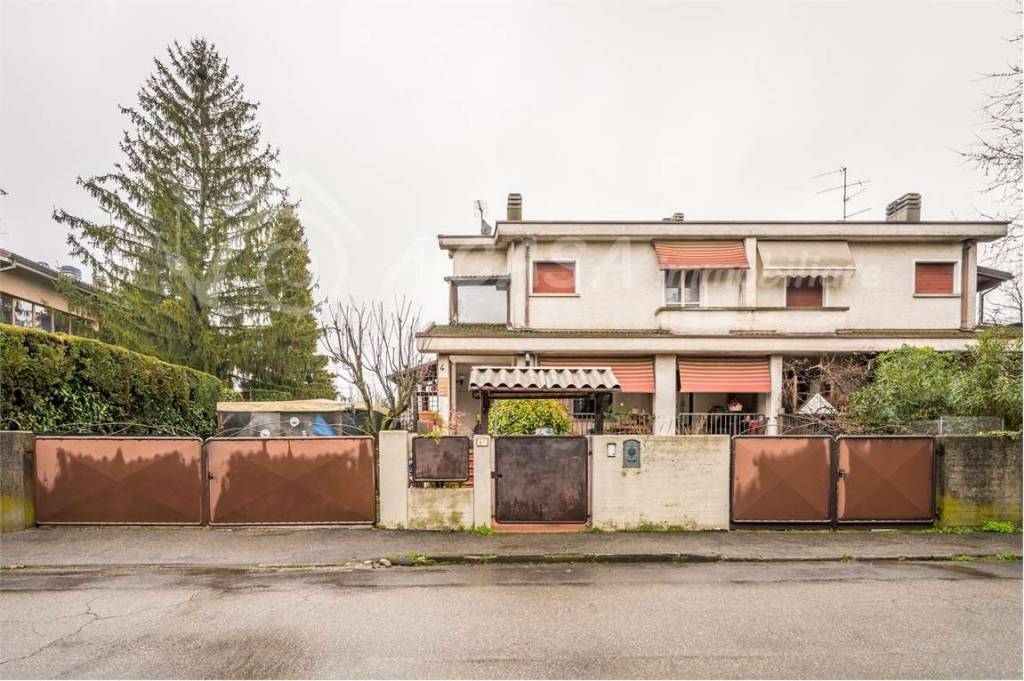 Villa Bifamiliare in vendita a Felino via Gino Bertani, 4