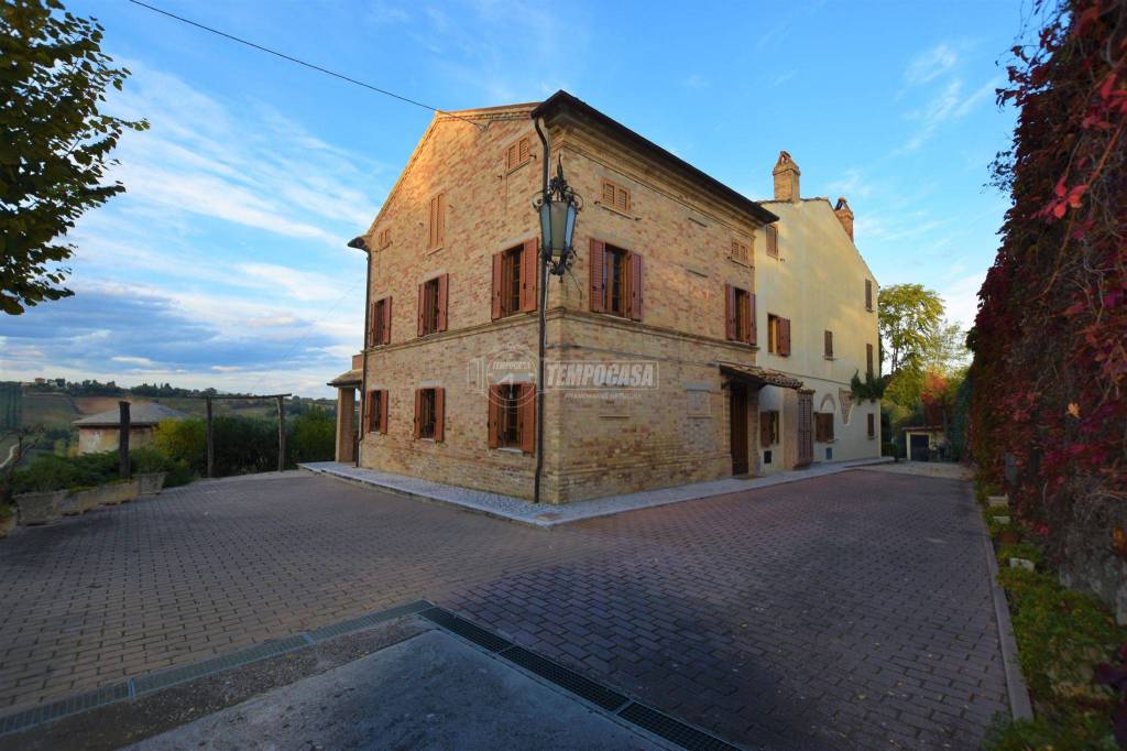 Casa Indipendente in vendita ad Altidona via Giacomo Leopardi 88
