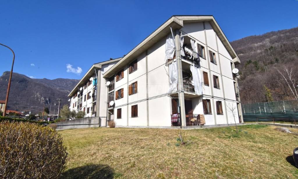 Appartamento in vendita a Pont-Canavese achille busi