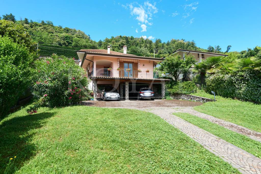 Villa in vendita a Meina via Sempione