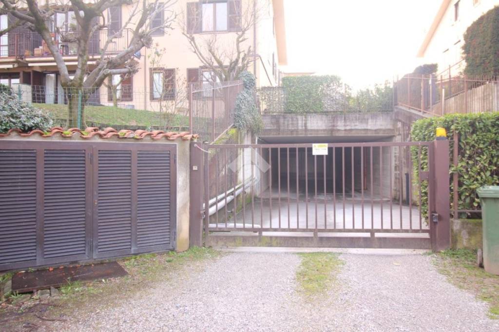 Garage in vendita a Missaglia via Molinello, 1