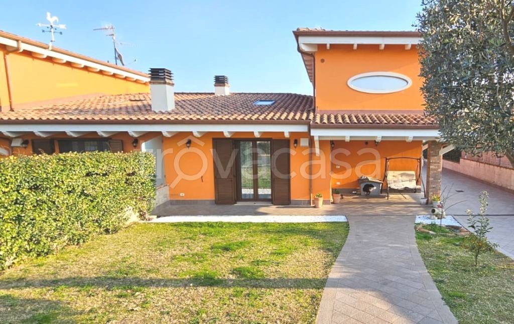 Villa Bifamiliare in vendita a Cepagatti via Moncocitto