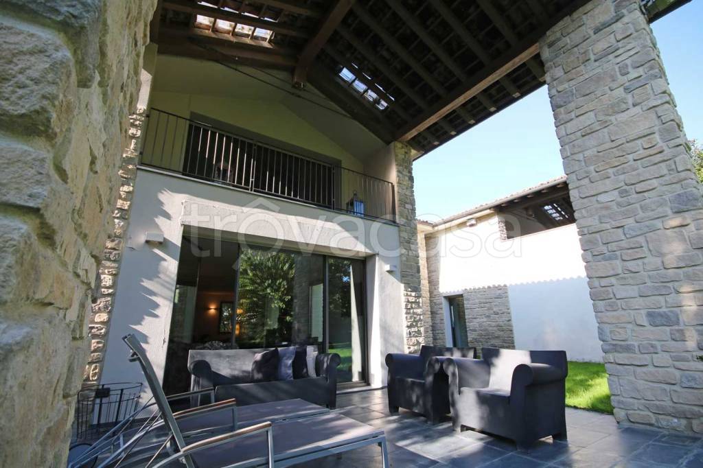Villa in vendita a Parma via Giuseppe Vecchi