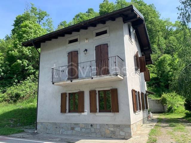 Villa in vendita a Traves frazione Grangia, 25