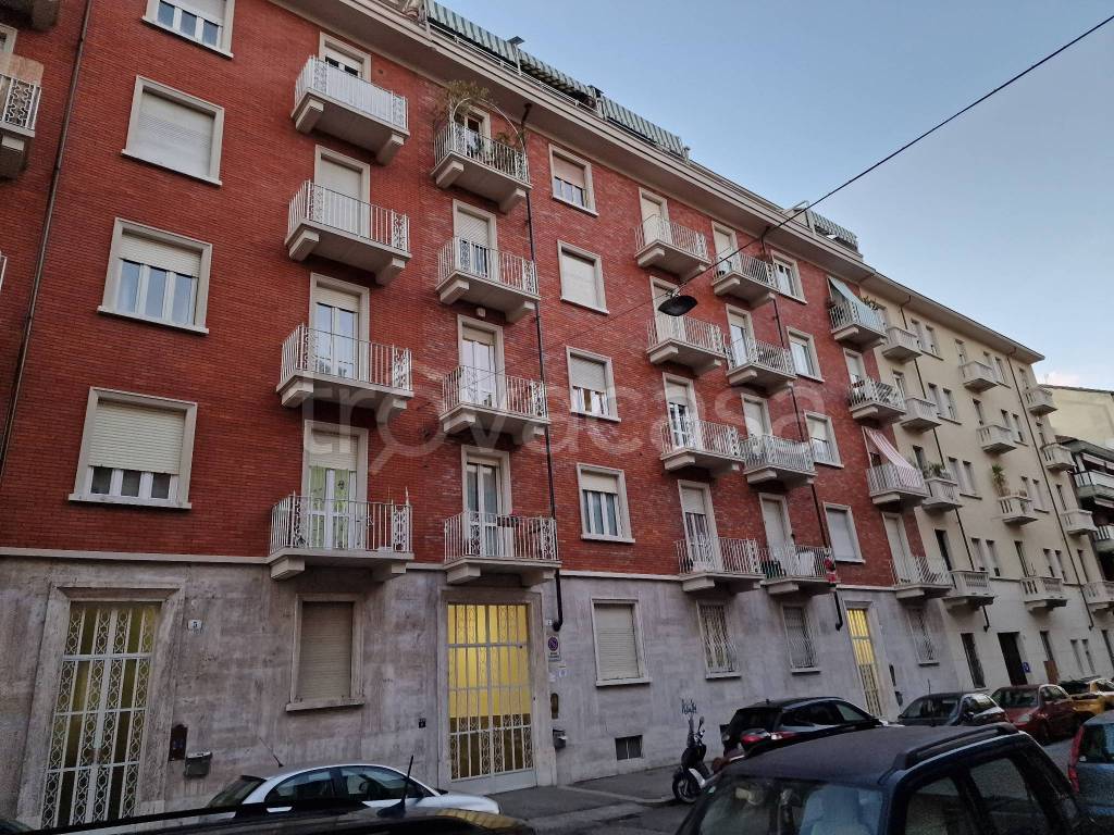 Magazzino in affitto a Torino via Carisio, 7
