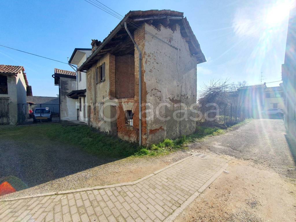 Casa Indipendente in vendita a San Colombano al Lambro via dalcerri-tosi